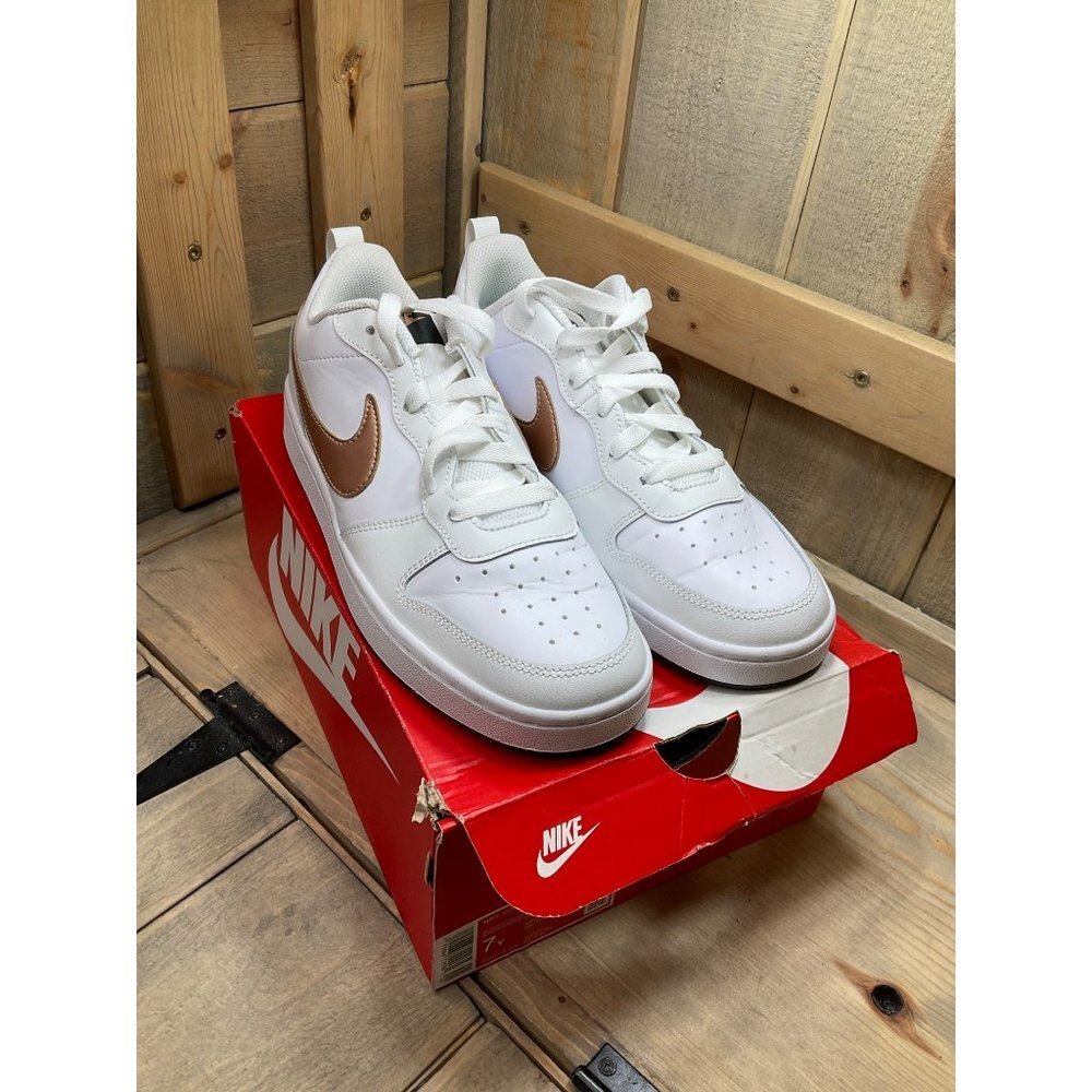 NIKE Court Borough Low 7Y GS White Bronze Junior Kids Shoes BQ5448-116 - Picture 3 of 11